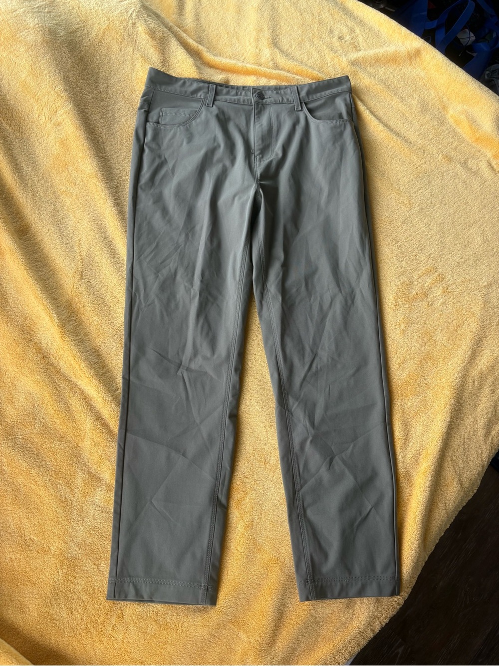 Fabletics Men's Utility Green Straight-Leg Chinos
